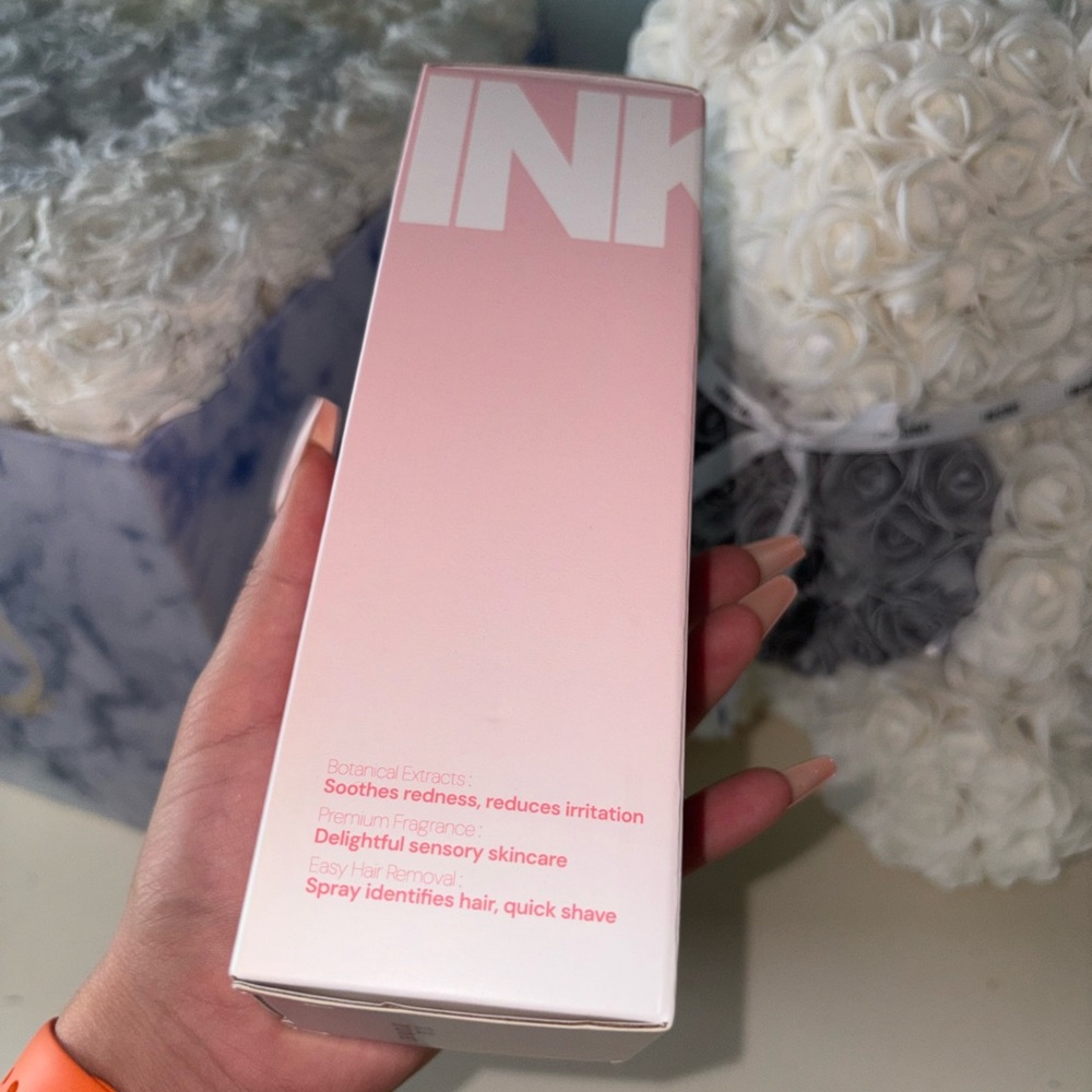 BL Hair Identifier Spray & Razor Kit - Picture 2 of 3